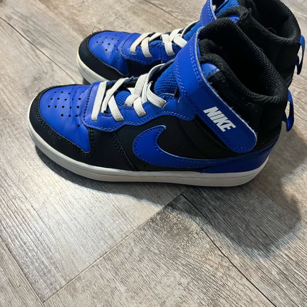 Nike Court Borough Mid 2 Kids Size 12C